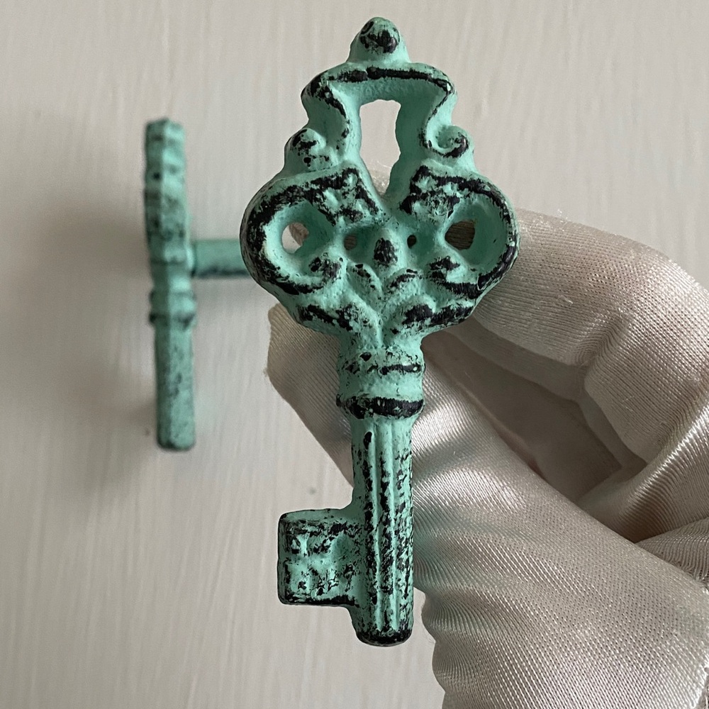 Set of 2 Shabby Chic Cast Iron Skeleton Key Drawer Pulls Mint Green Distressed - Picture 10 of 11